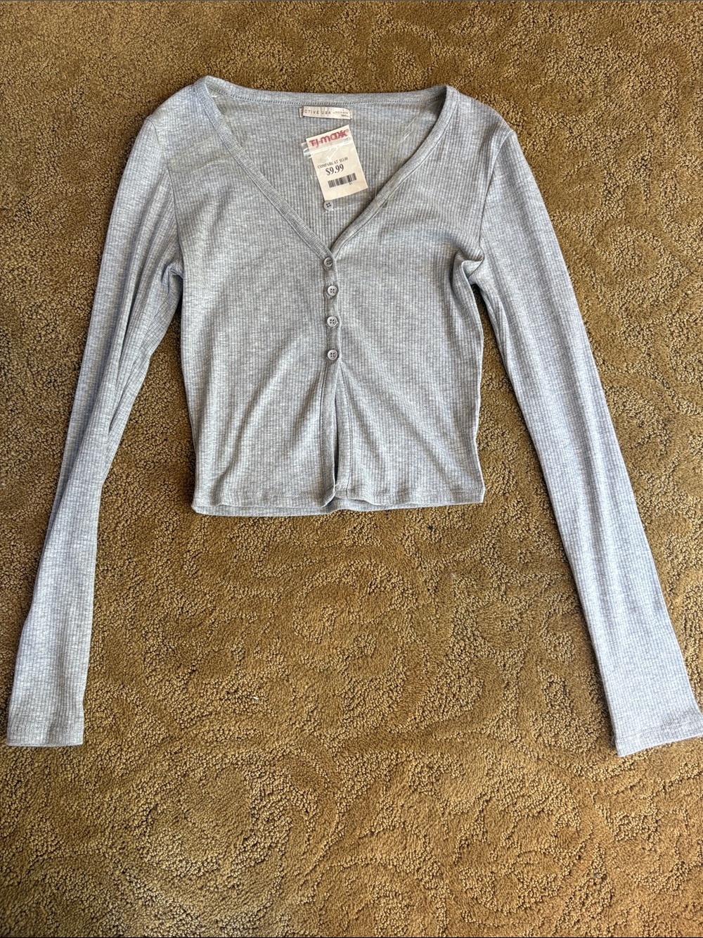 Active USA Light Gray Ribbed V-Neck Button-Front Long Sleeve Crop Top